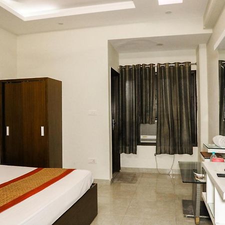 Hotel Centra Inn New Delhi Exterior photo