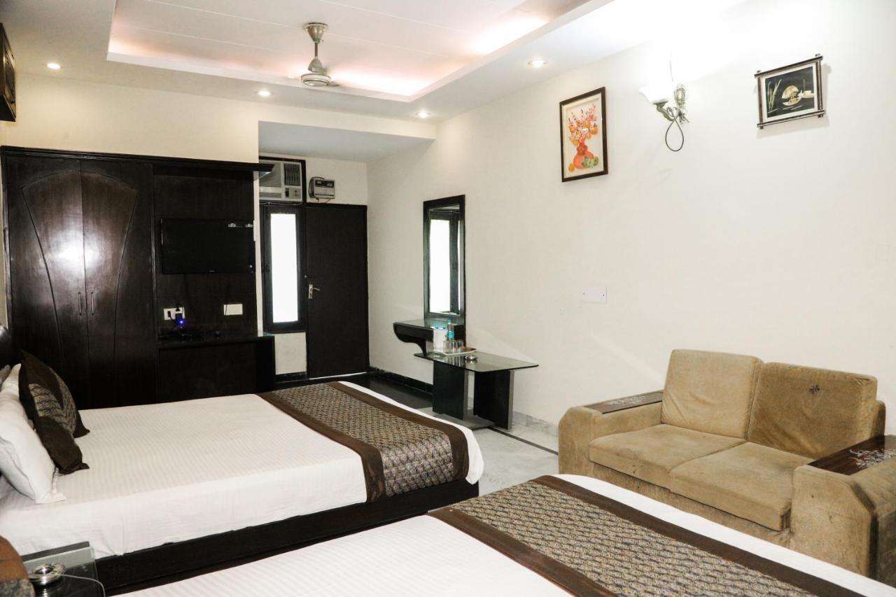Hotel Centra Inn New Delhi Exterior photo