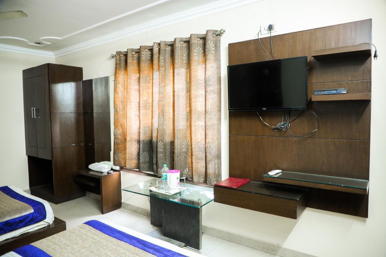 Hotel Centra Inn New Delhi Exterior photo