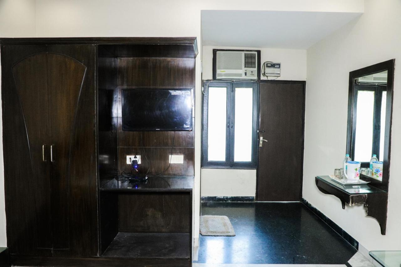 Hotel Centra Inn New Delhi Exterior photo